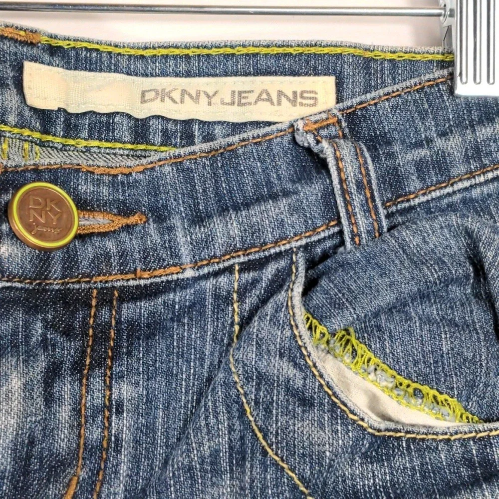 DKNY Jeans Womens 27 Bootcut Cotton Blend Blue Denim Medium Wash Y2K Vintage - Picture 8 of 9